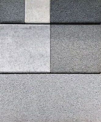 O piso drenante pode ser encontrado nas dimensões 80 x 40 cm; 40 x 40cm; 20 x 40cm e 20 x 20 cm | Foto: Divulgação/ Oterprem