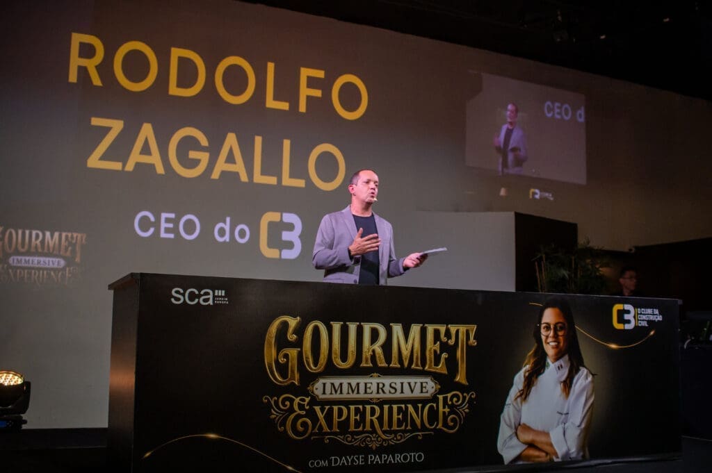 Rodolfo Zagallo, CEO do C3, durante o Gourmet Immersive Experience, evento que integra gastronomia e networking para líderes do setor da construção civil.